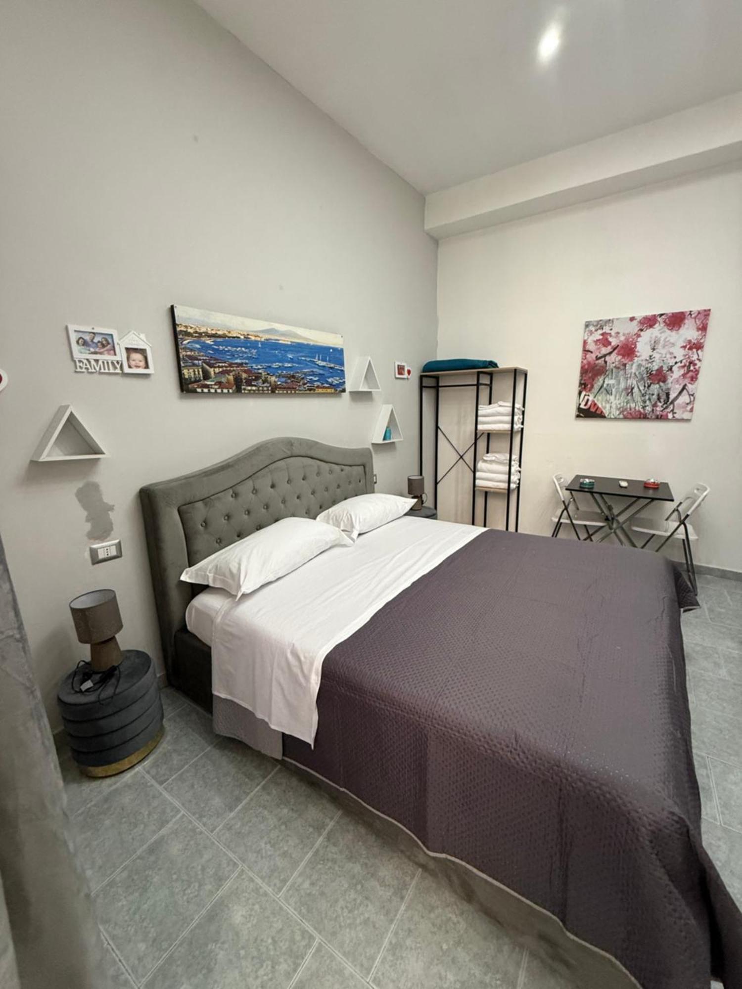 Valentino House Tessitori * Naples